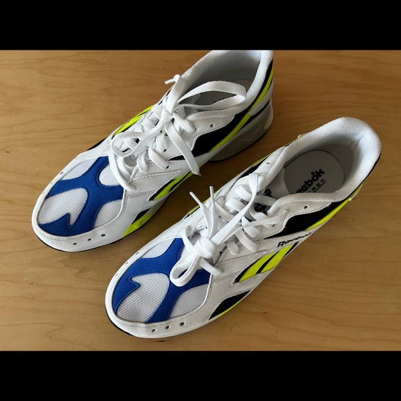 Brand new Classic Reebok Aztrek - Sold Out - Size 13m. - Picture 5 of 6